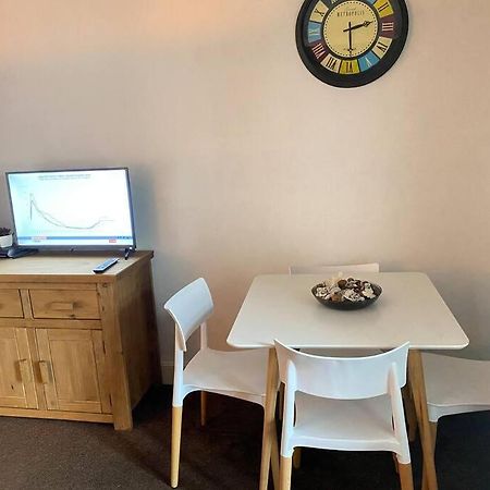 Digs Dre-Tremadog Apartment Bagian luar foto