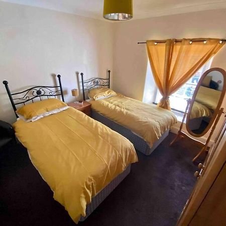 Digs Dre-Tremadog Apartment Bagian luar foto
